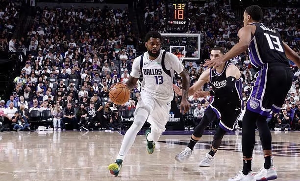 那不勒斯士气爆棚，NBA季后赛常规赛遇上达拉斯独行侠，目标明确直指晋级(独行侠马刺今天全场免费回放)